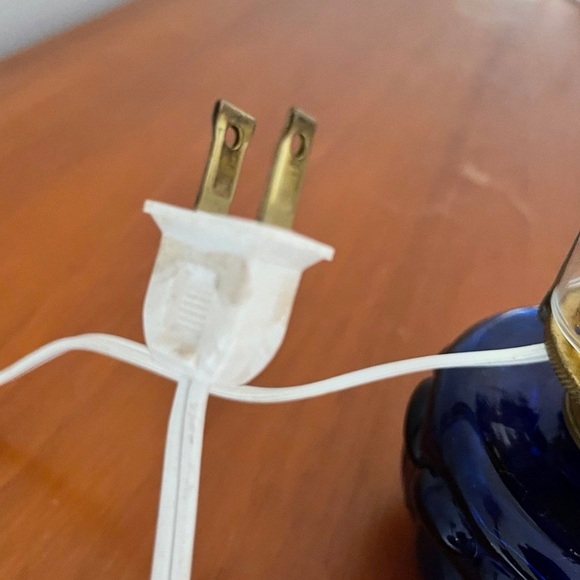 Small Cobalt Blue Glass Hurricane Lamp Electric - Picture 8 of 8